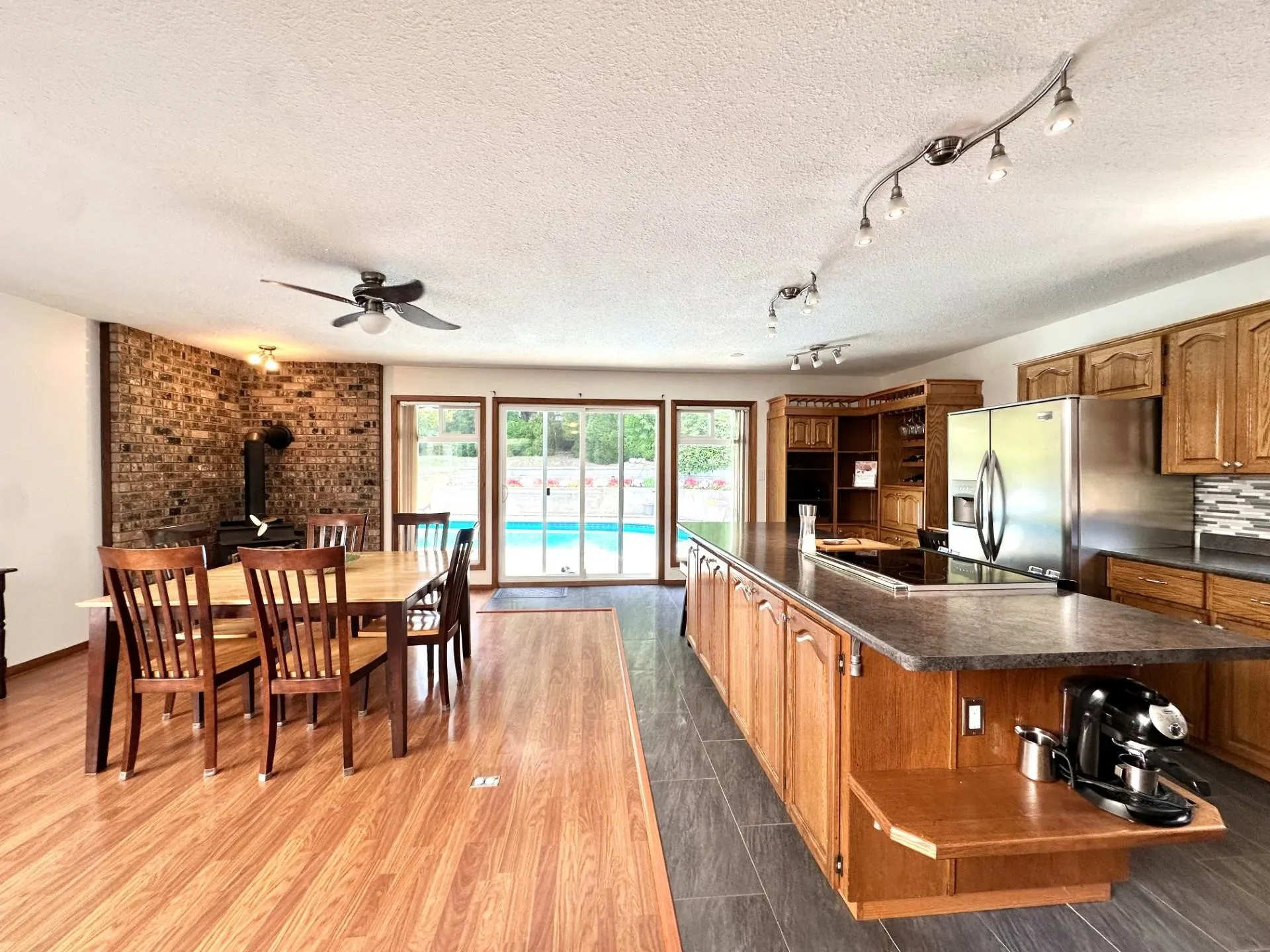 3762 Nanaimo Crescent