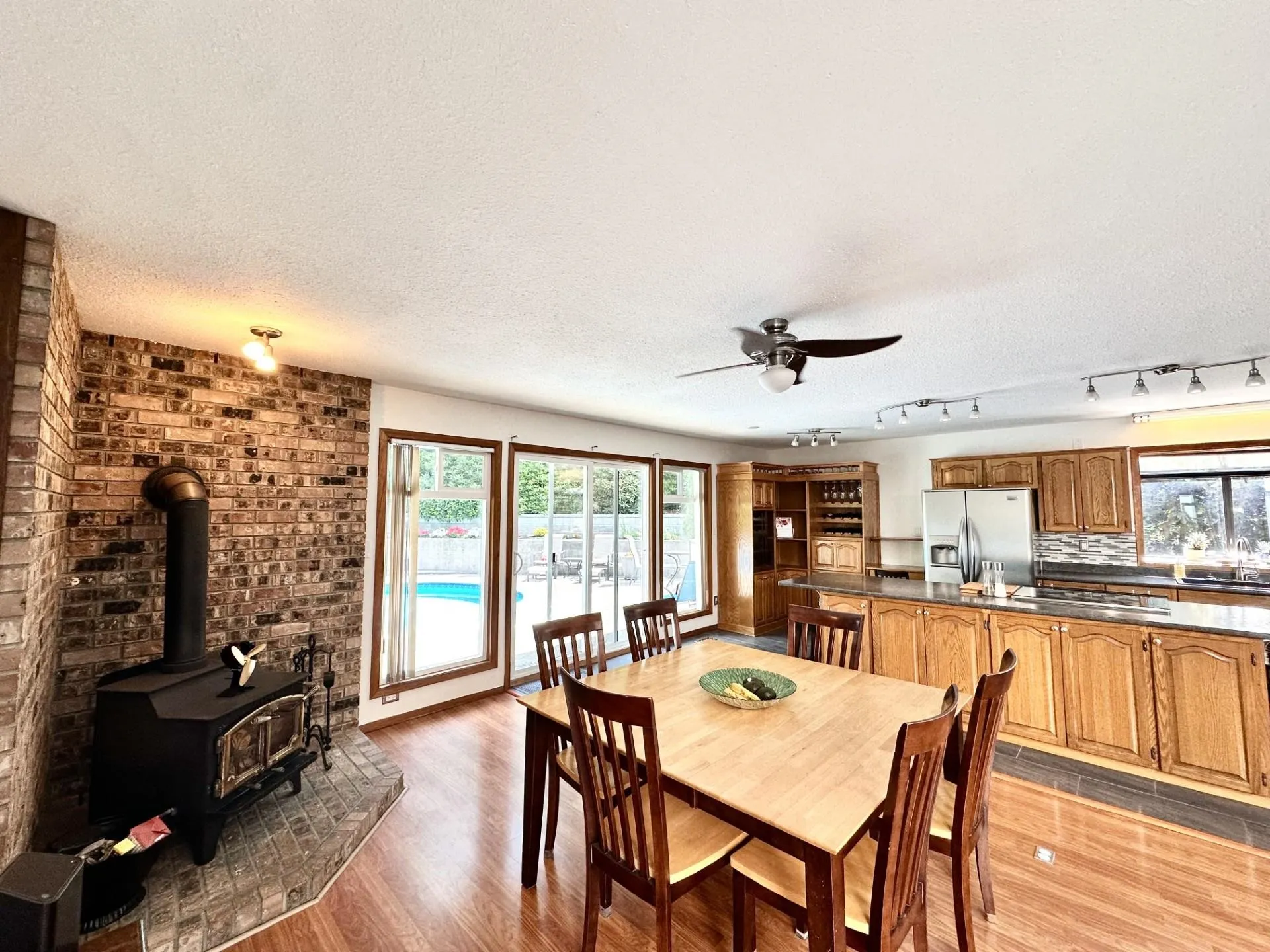 3762 Nanaimo Crescent