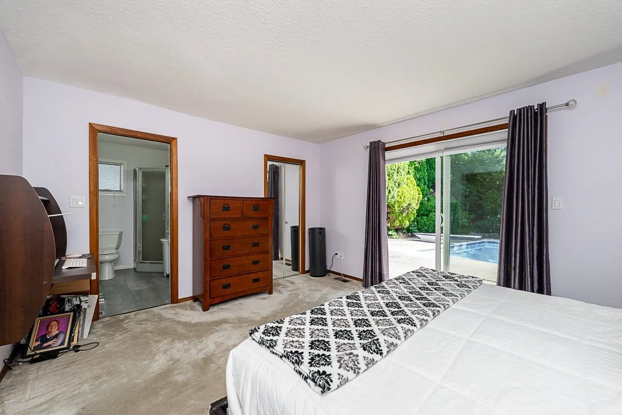 3762 Nanaimo Crescent