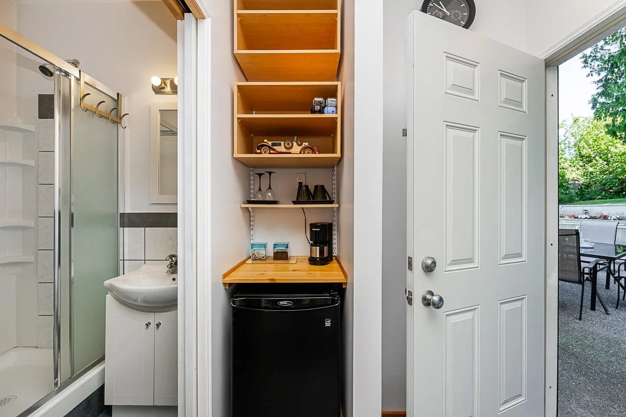 3762 Nanaimo Crescent