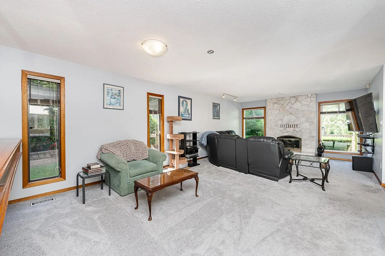 3762 Nanaimo Crescent