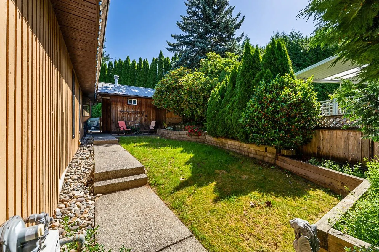 3762 Nanaimo Crescent