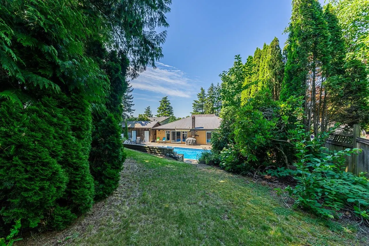 3762 Nanaimo Crescent