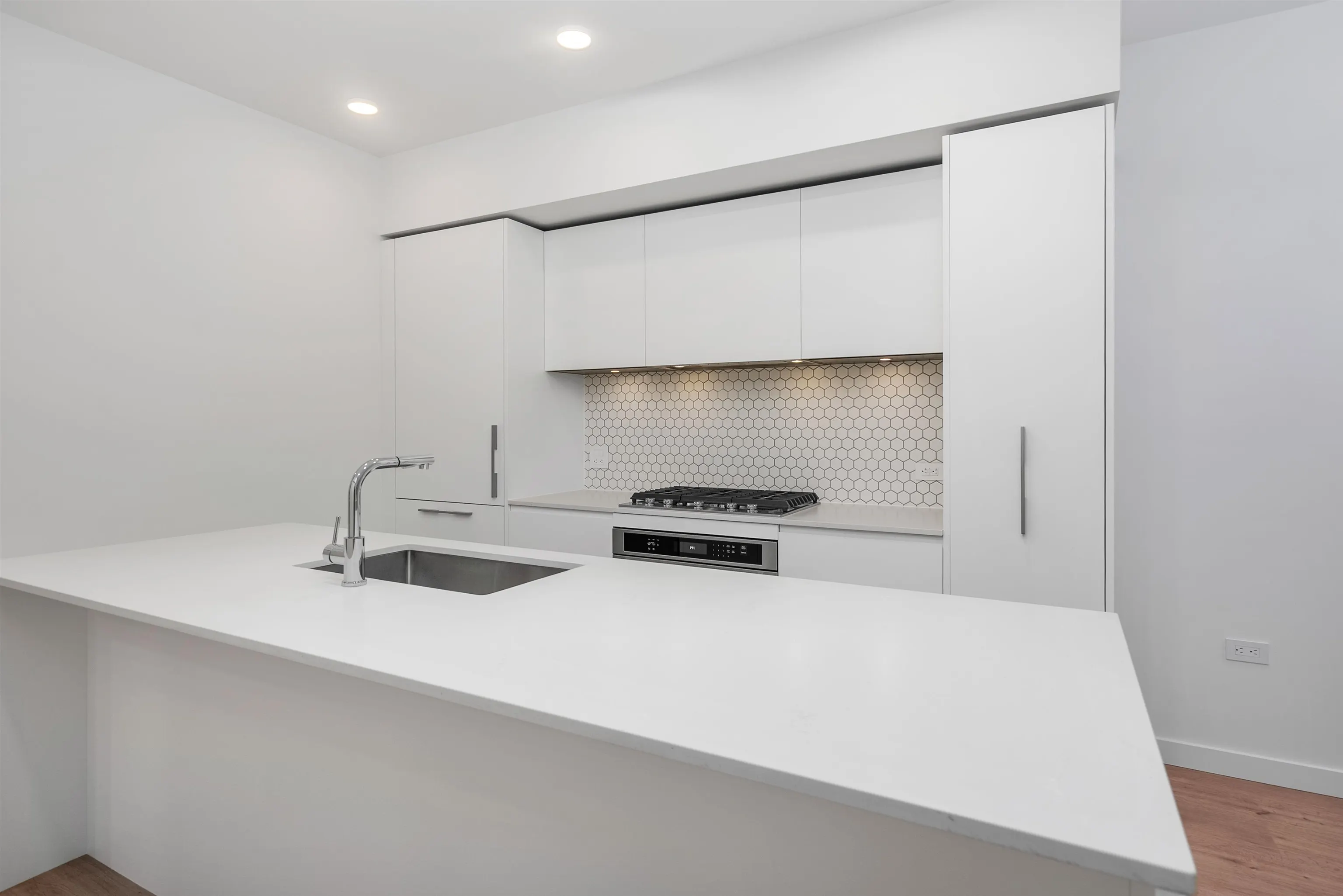 1506 Scott Crescent #304