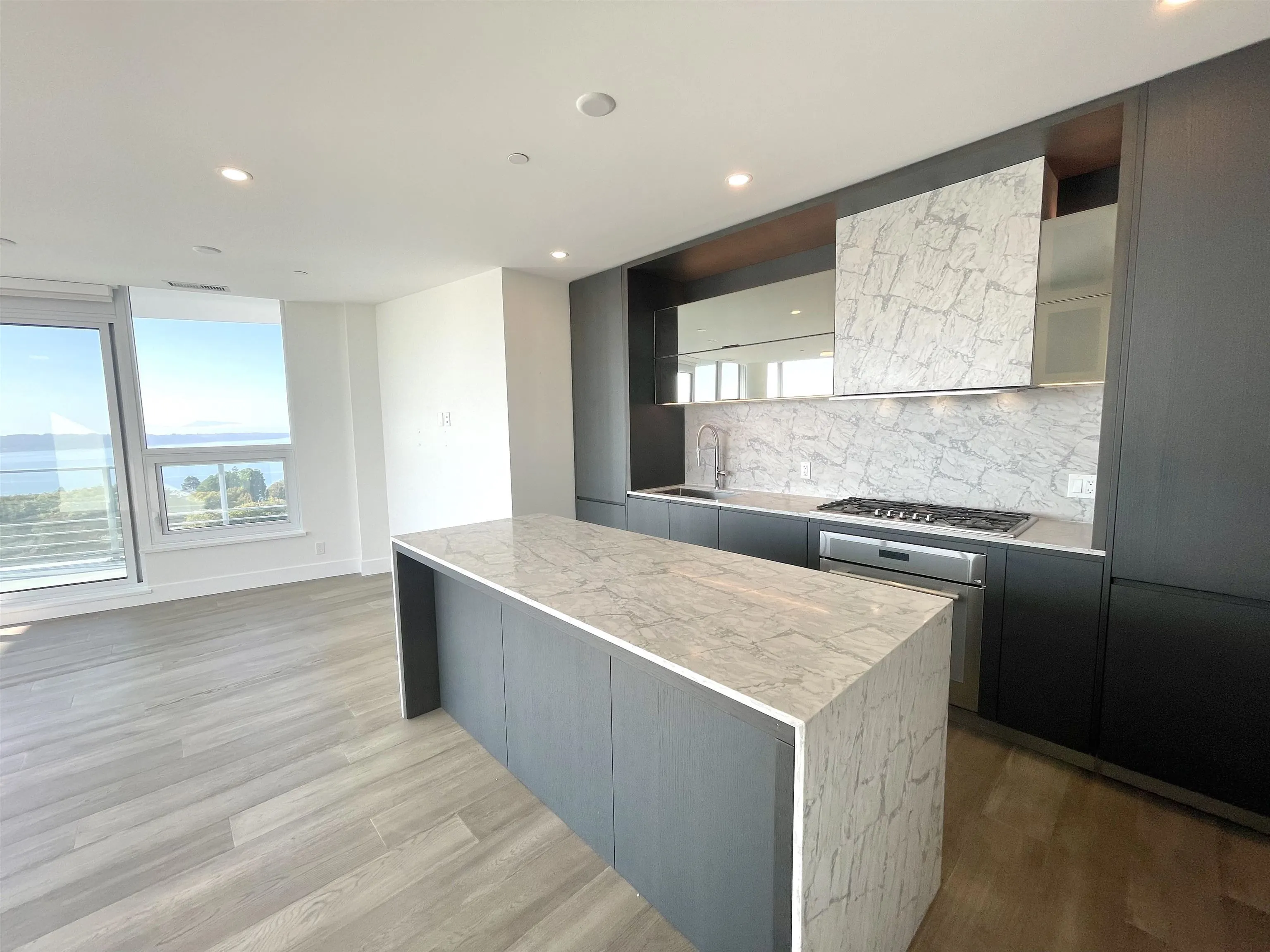 1342 Johnston Road #804