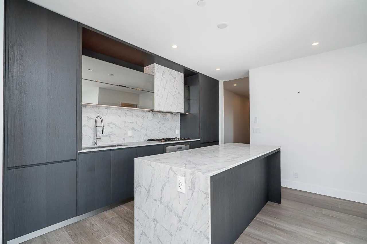 1342 Johnston Road #804