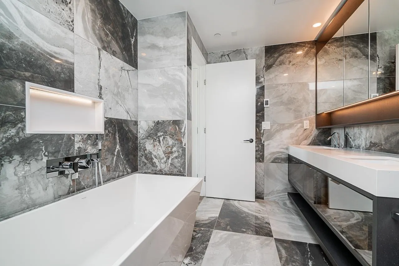 1342 Johnston Road #804