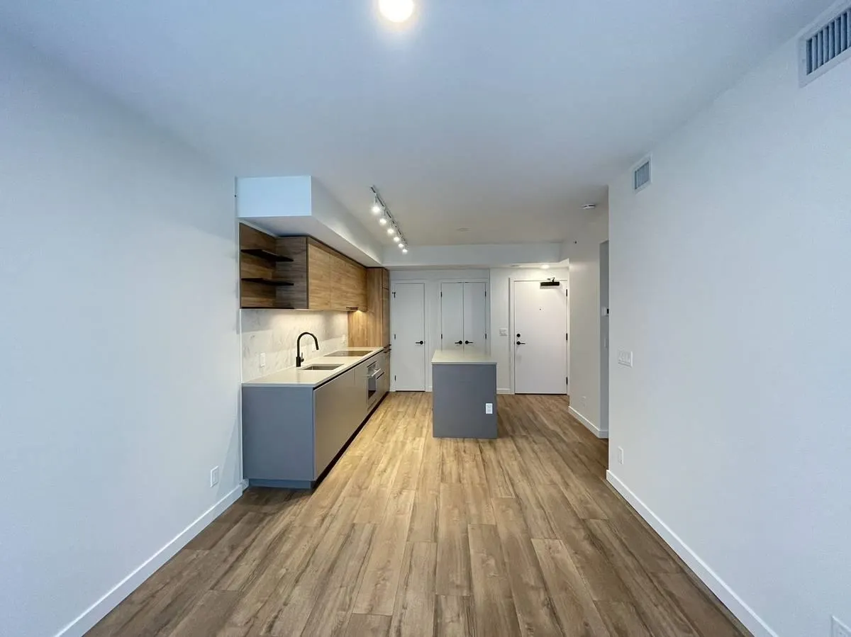 10448 University Dr #7XX