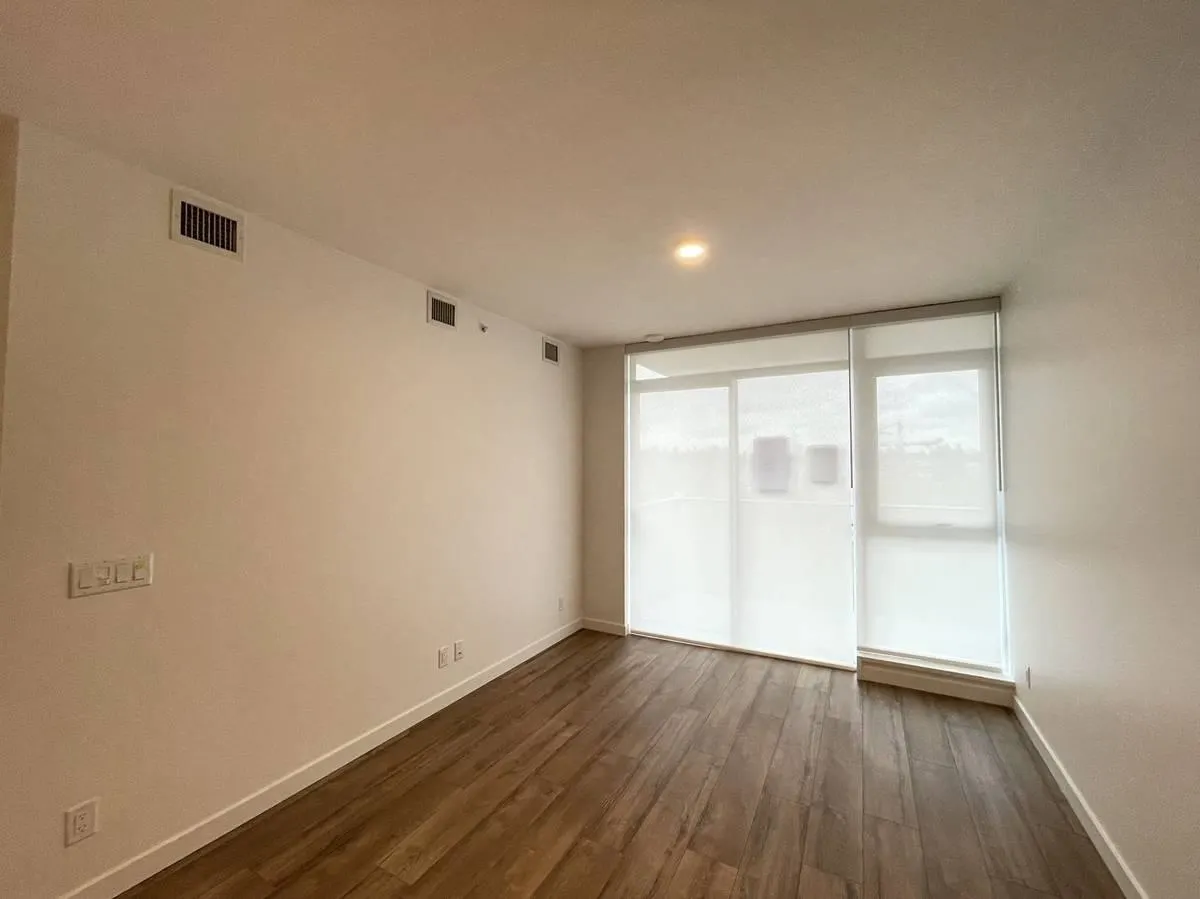 10448 University Dr #7XX