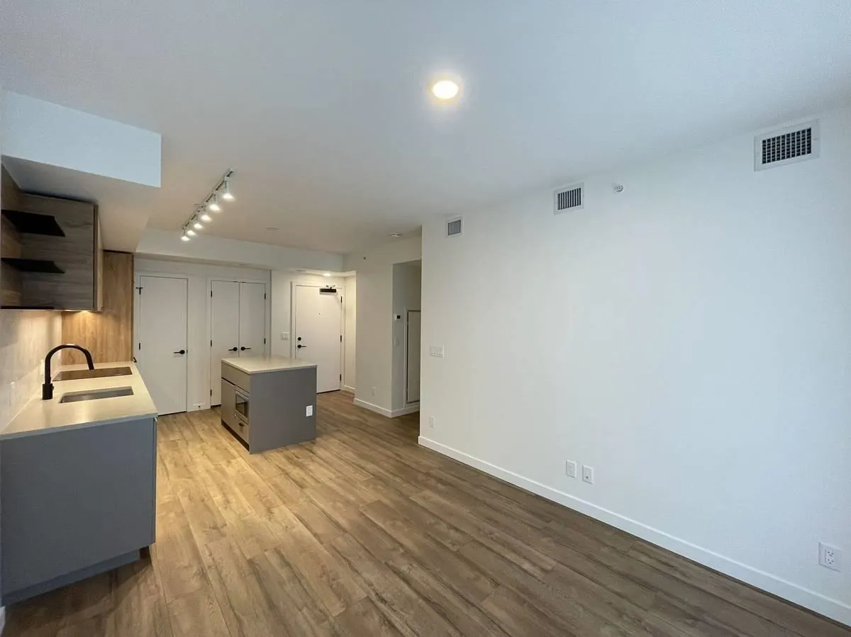 10448 University Dr #7XX