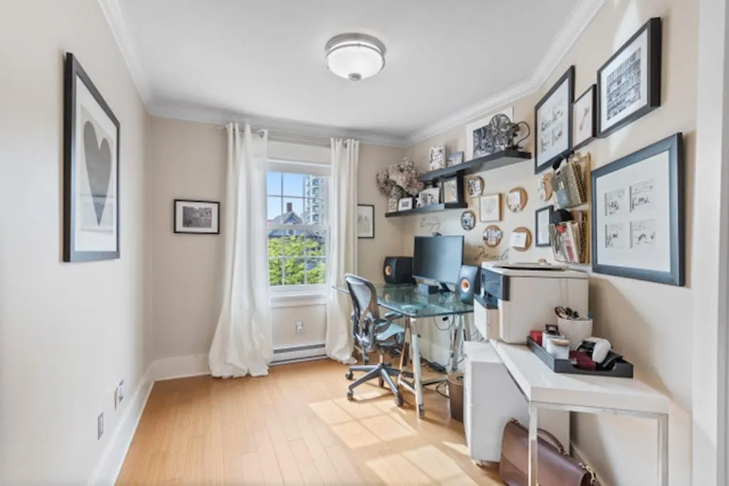 136X W 7th Avenue