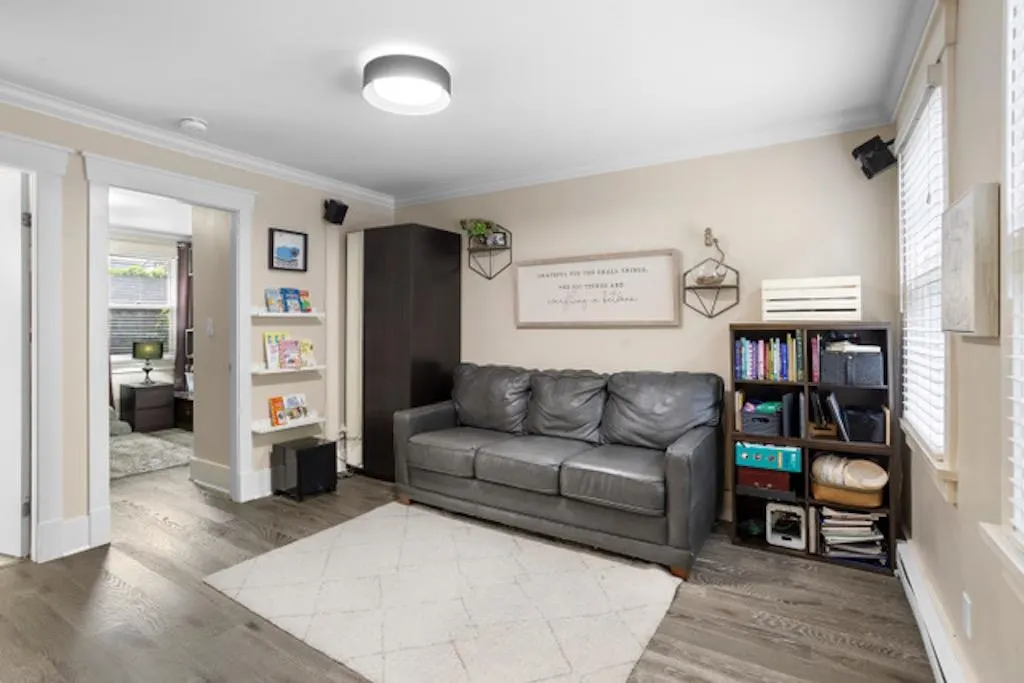 136X W 7th Avenue
