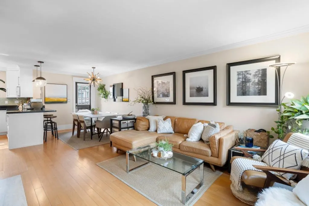136X W 7th Avenue