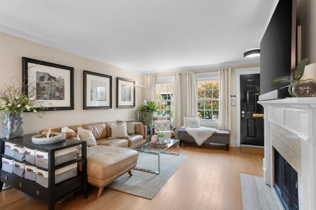 136X W 7th Avenue