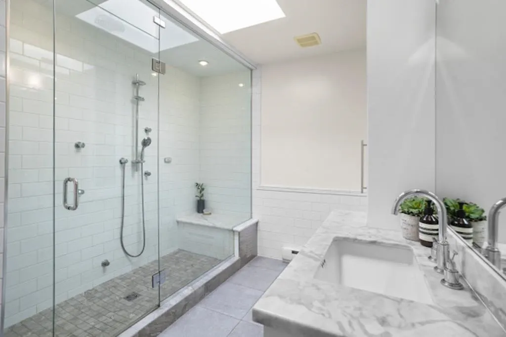 136X W 7th Avenue