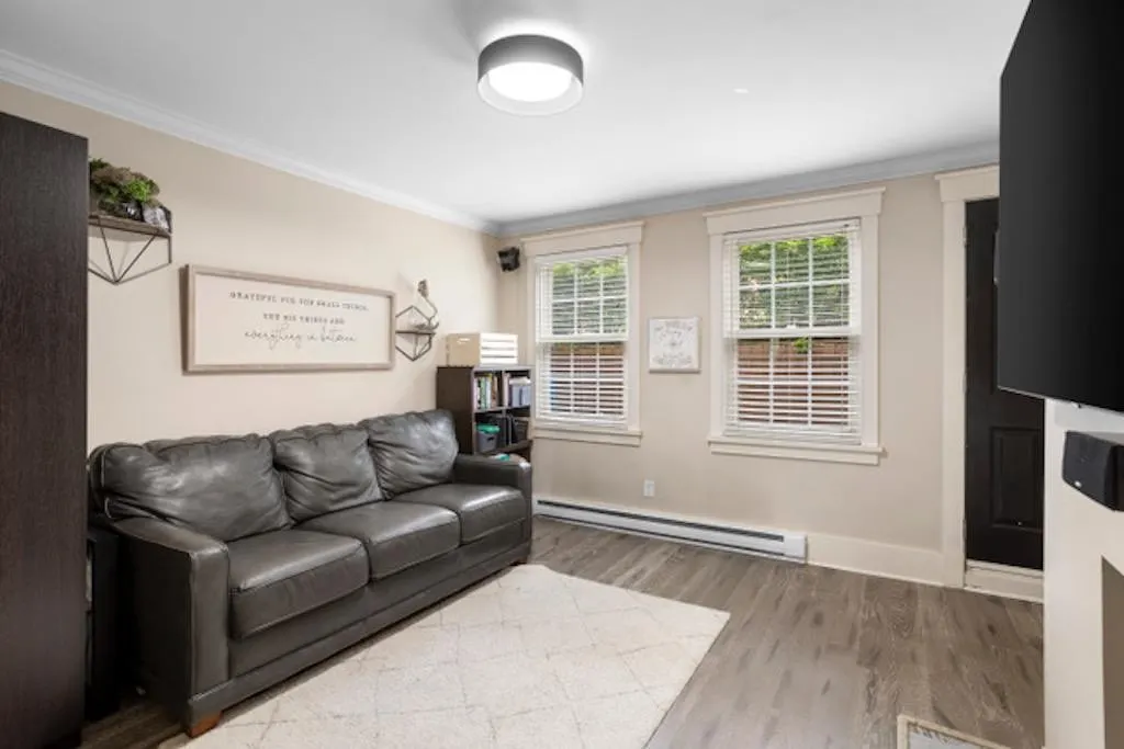 136X W 7th Avenue