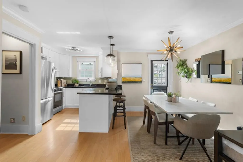136X W 7th Avenue