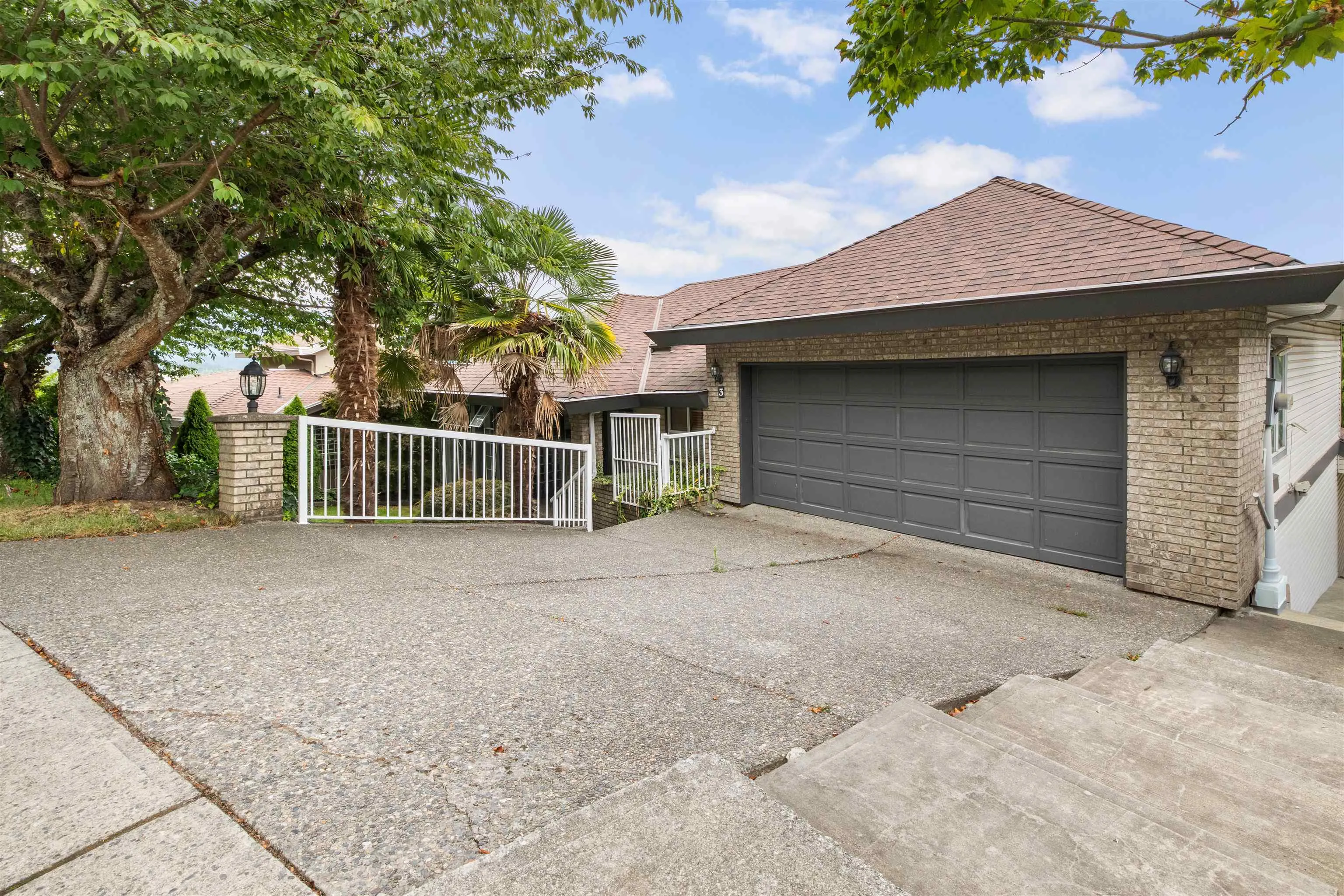 3 Burrard Crescent