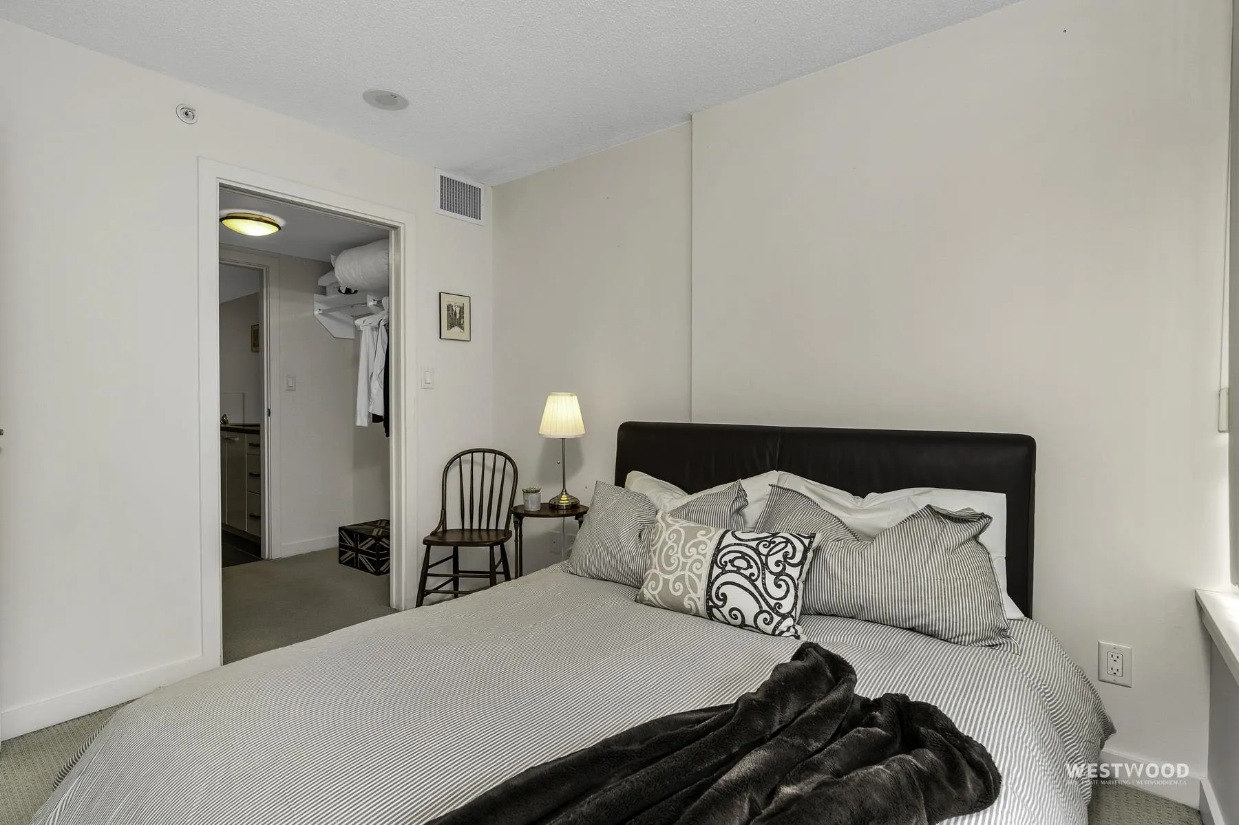 2080 W Broadway #661