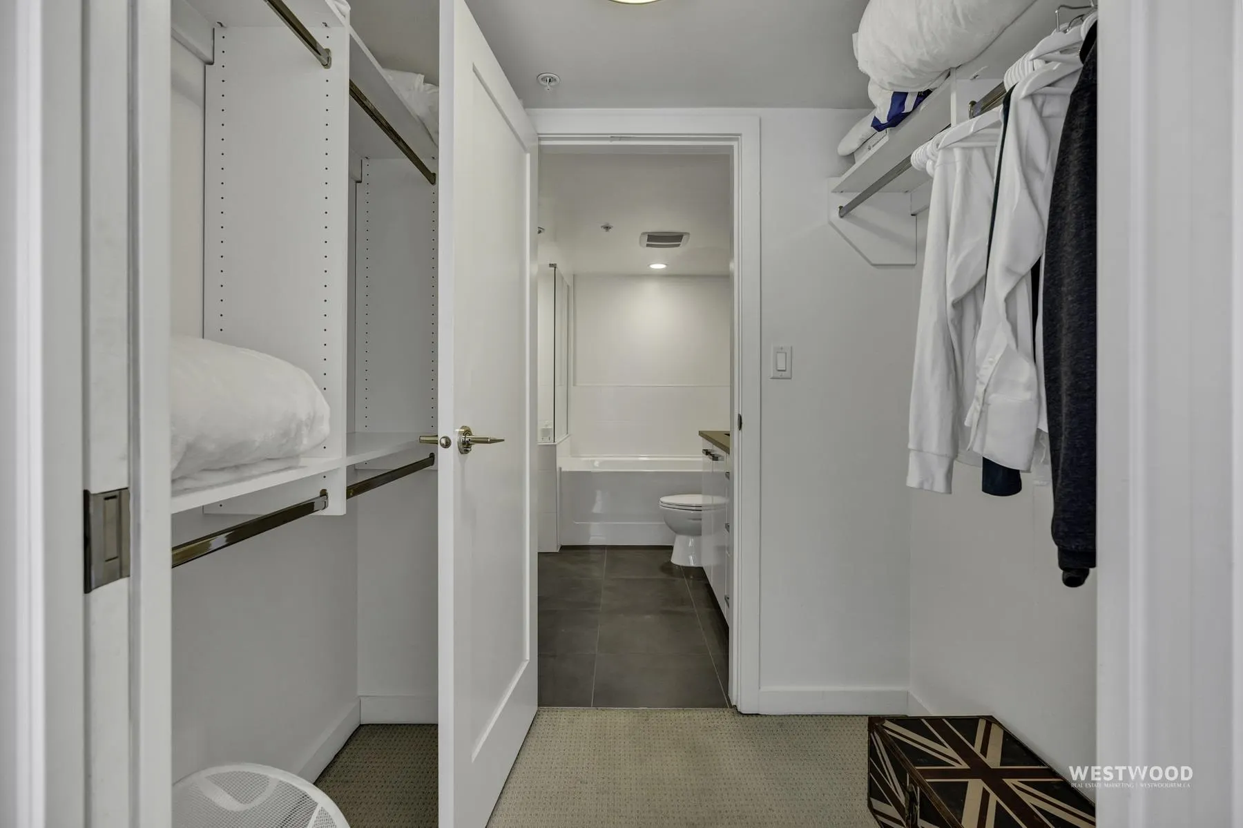 2080 W Broadway #661