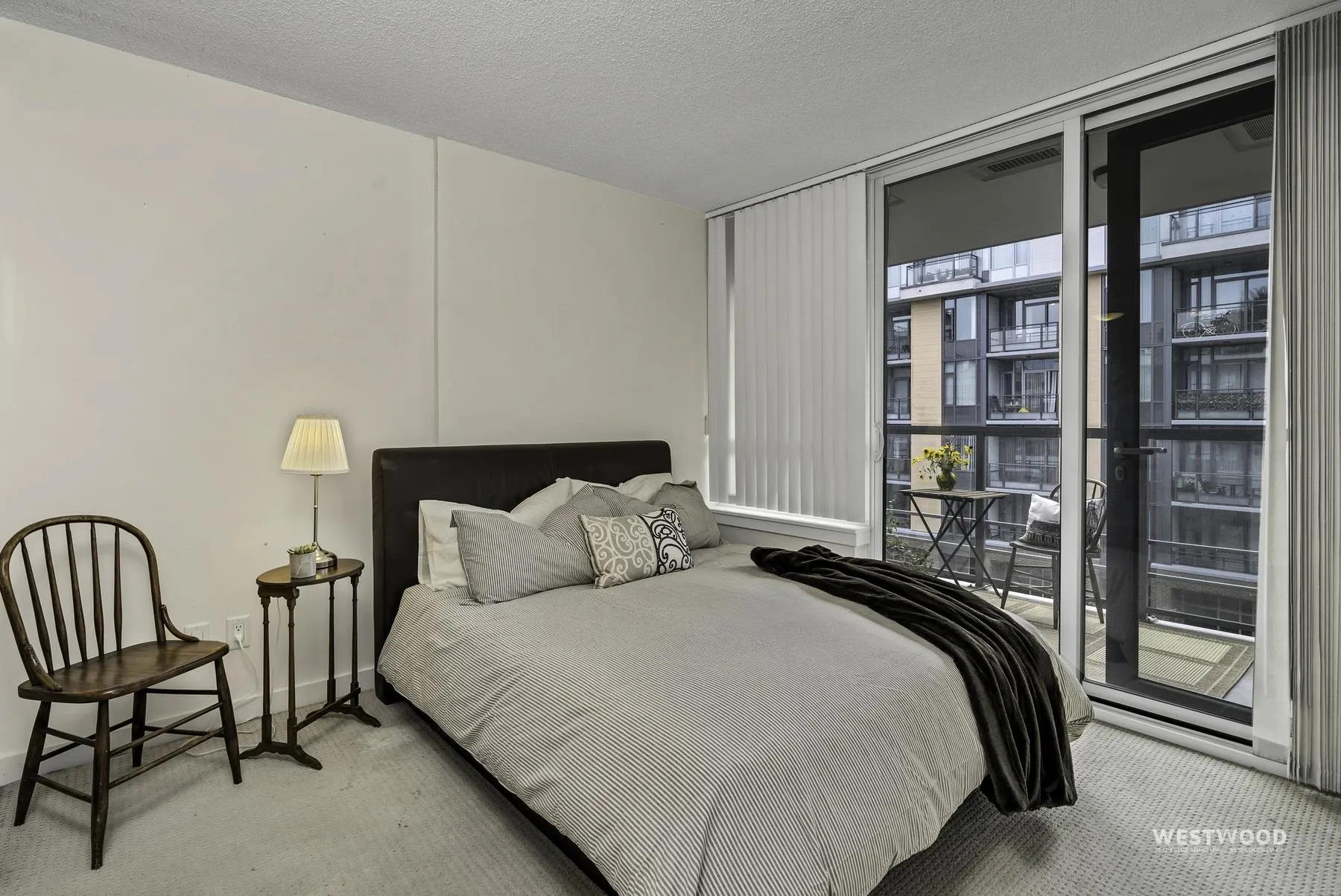 2080 W Broadway #661