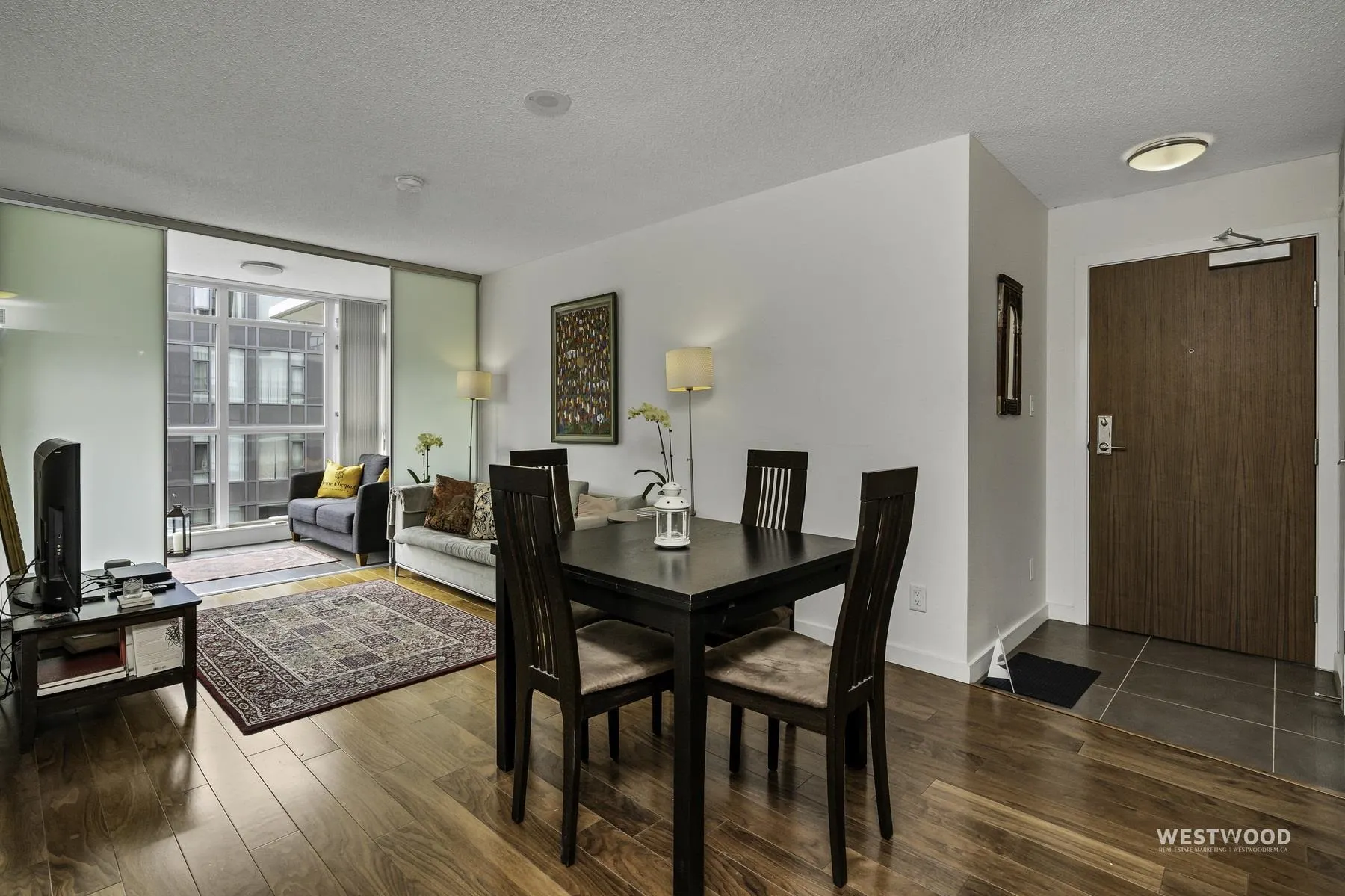 2080 W Broadway #661