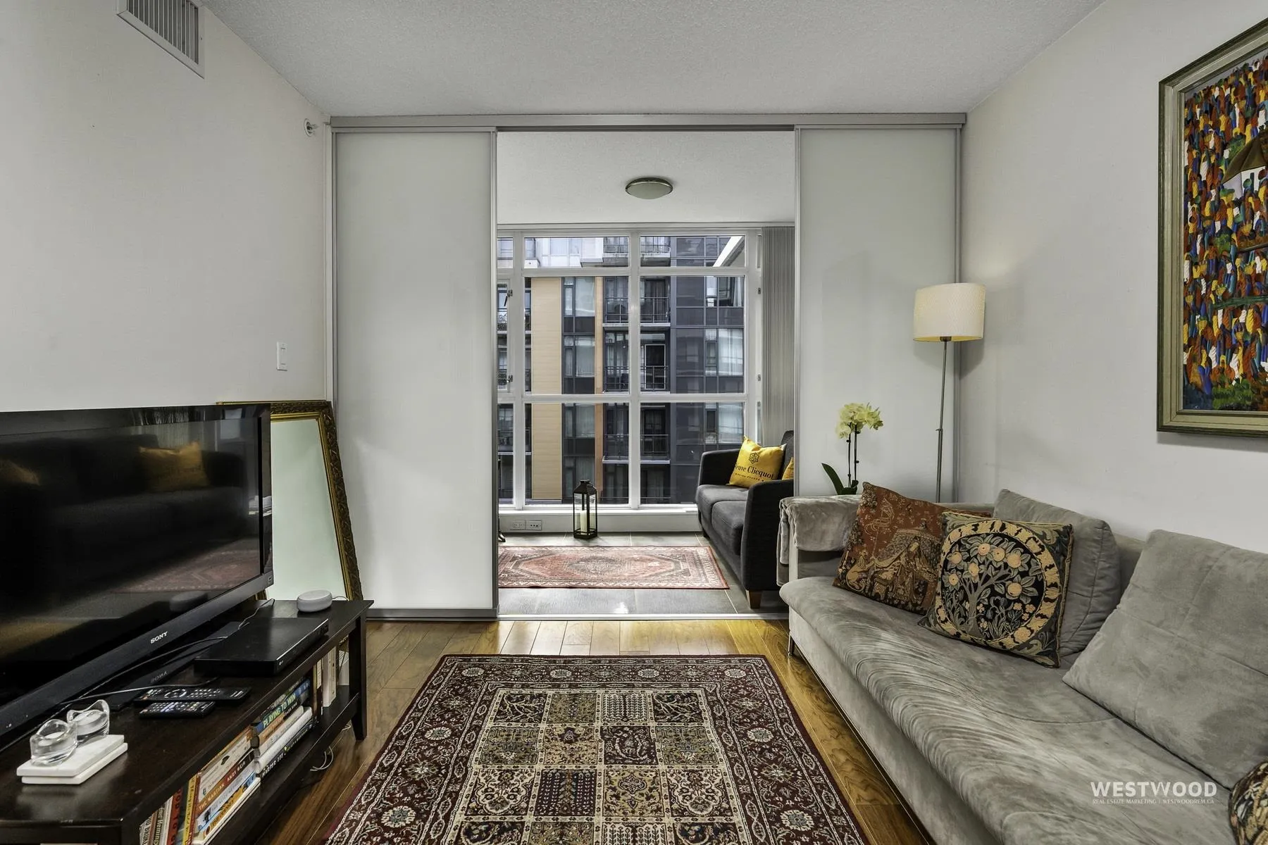 2080 W Broadway #661