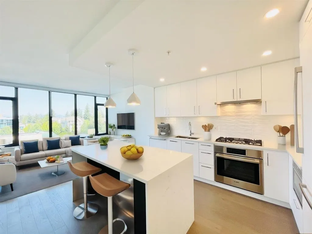 1588 Johnston Road #303