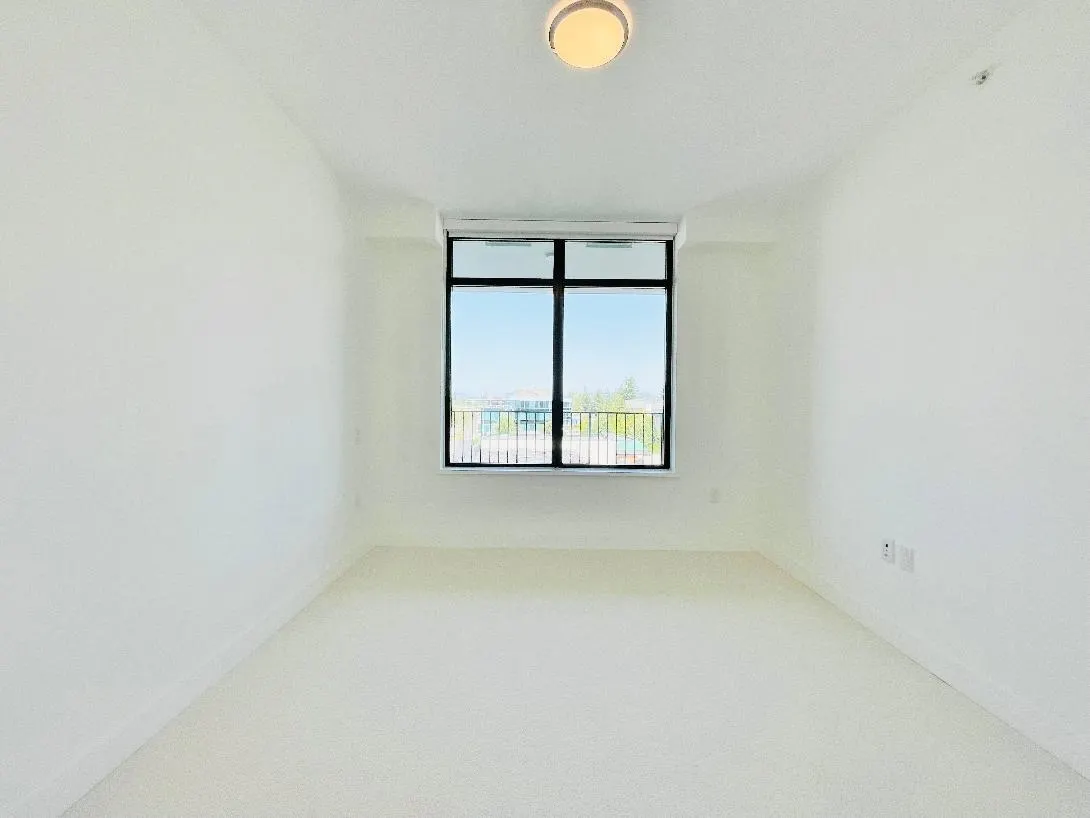 1588 Johnston Road #303