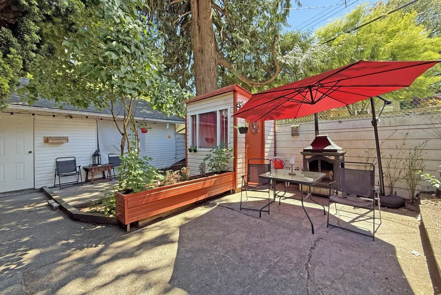 4425 Hudson Street