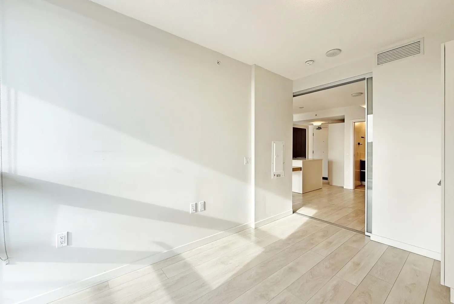 180 E 2nd Avenue #1211