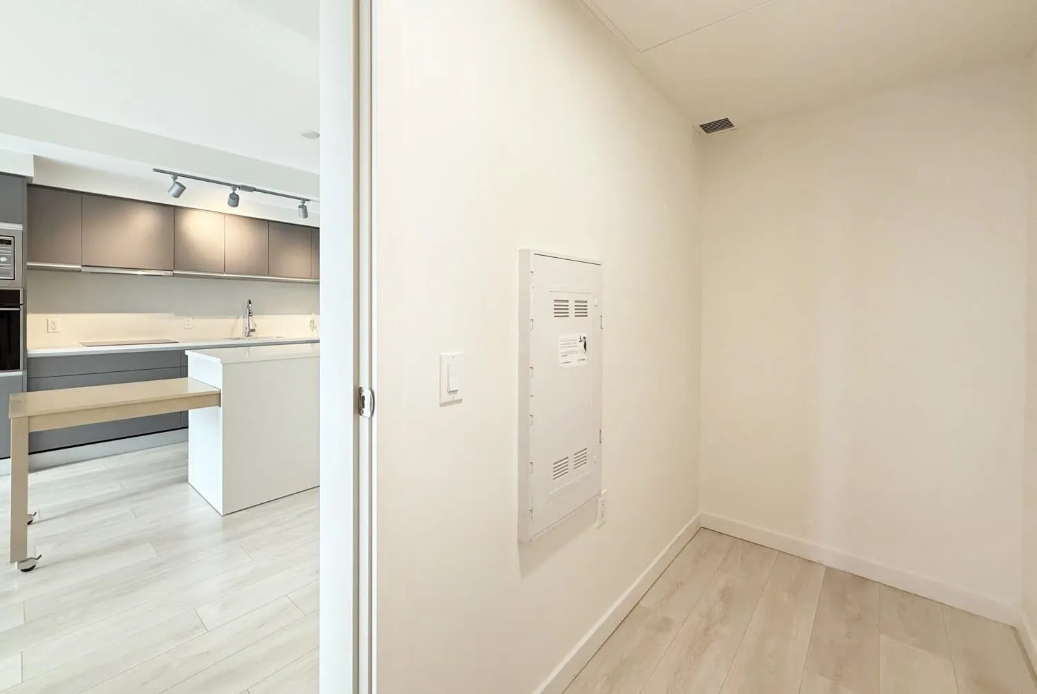 180 E 2nd Avenue #1211