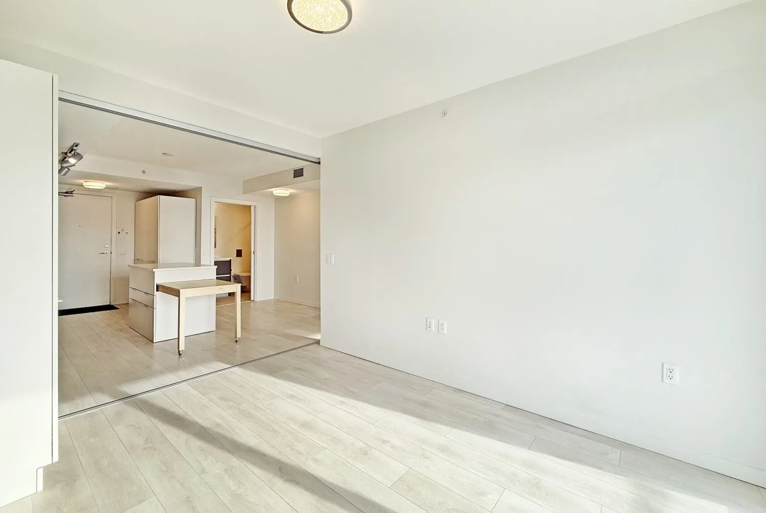 180 E 2nd Avenue #1211