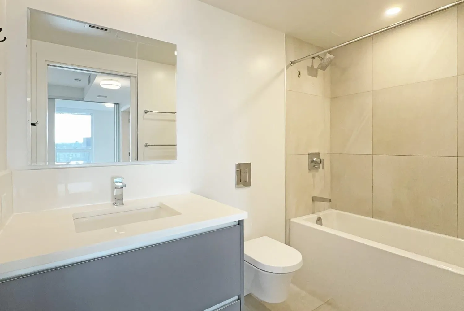 180 E 2nd Avenue #1211
