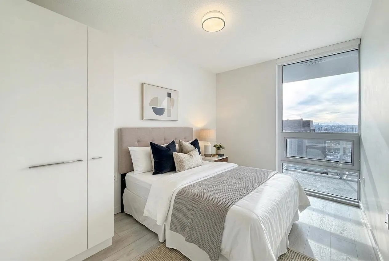 180 E 2nd Avenue #1211