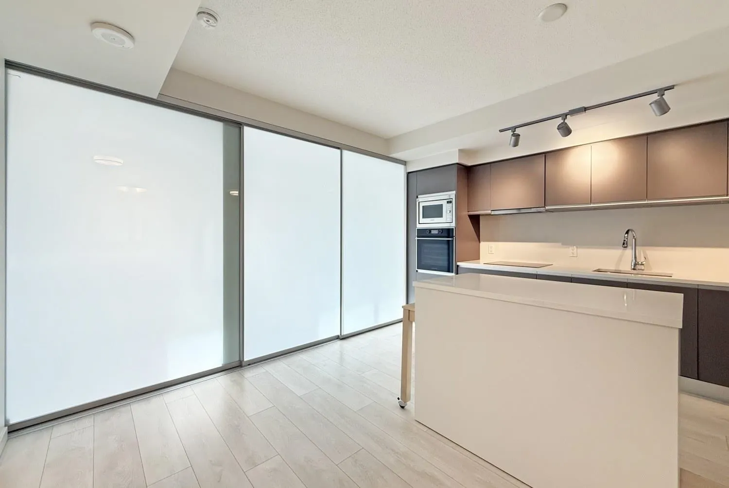 180 E 2nd Avenue #1211
