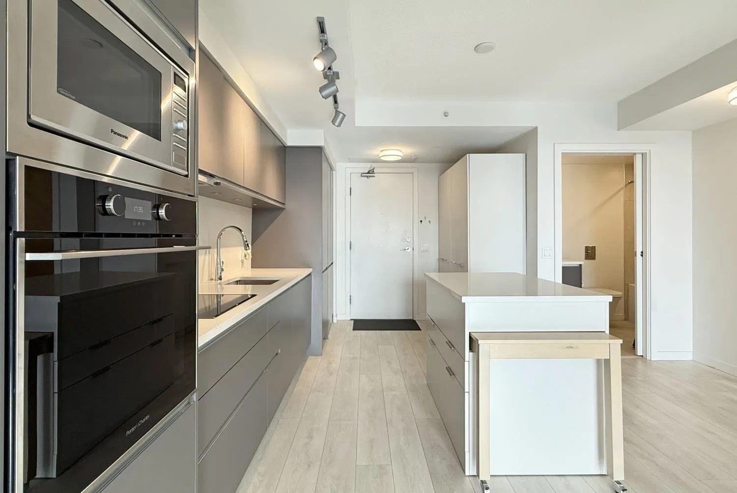 180 E 2nd Avenue #1211