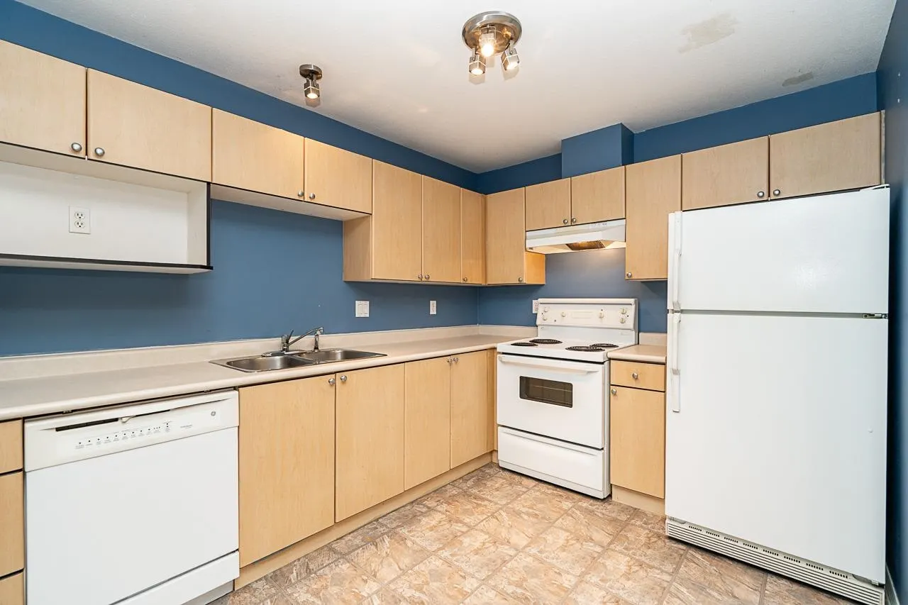 10186 155 Street #201