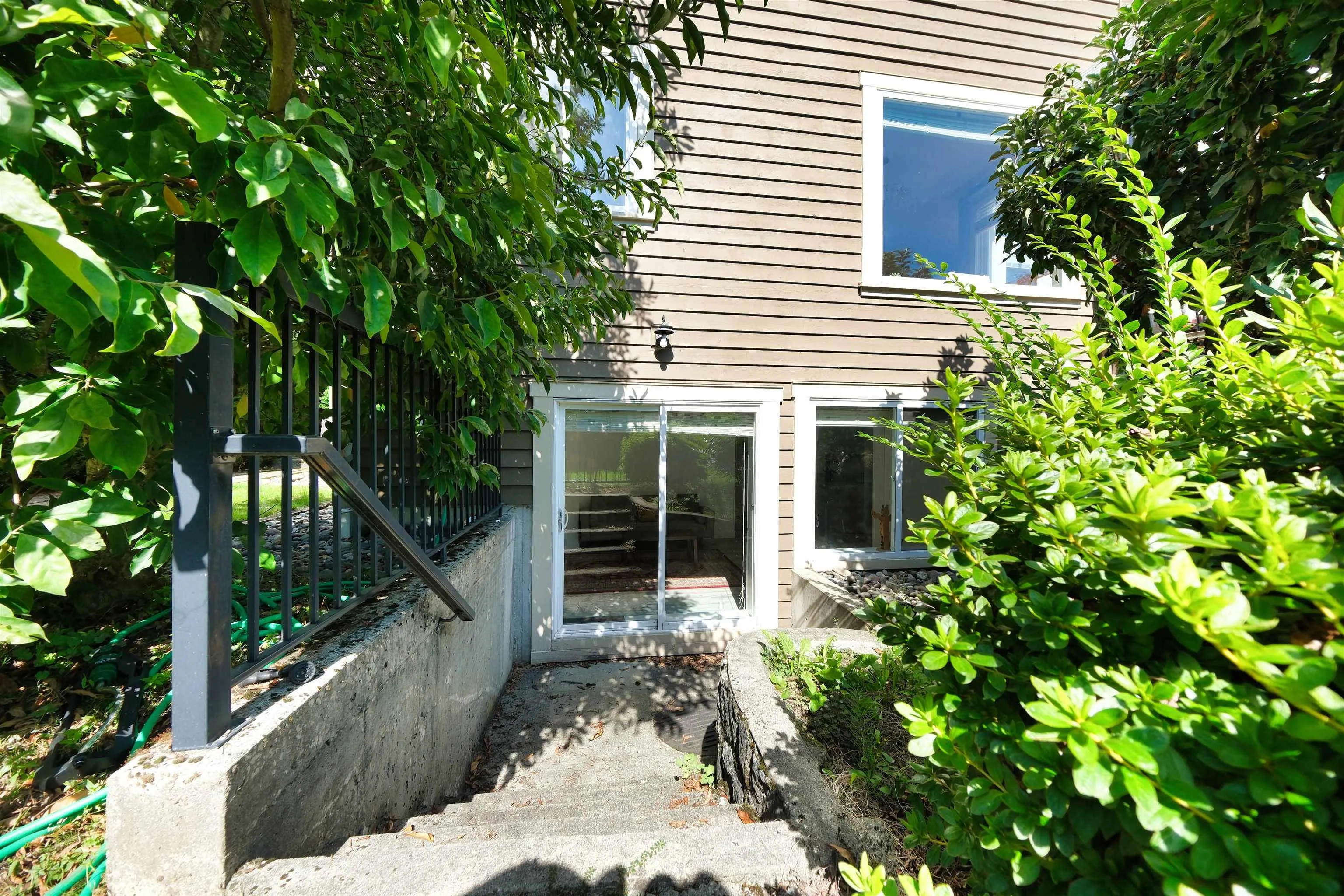1630 Lawson Avenue #BASEMENT