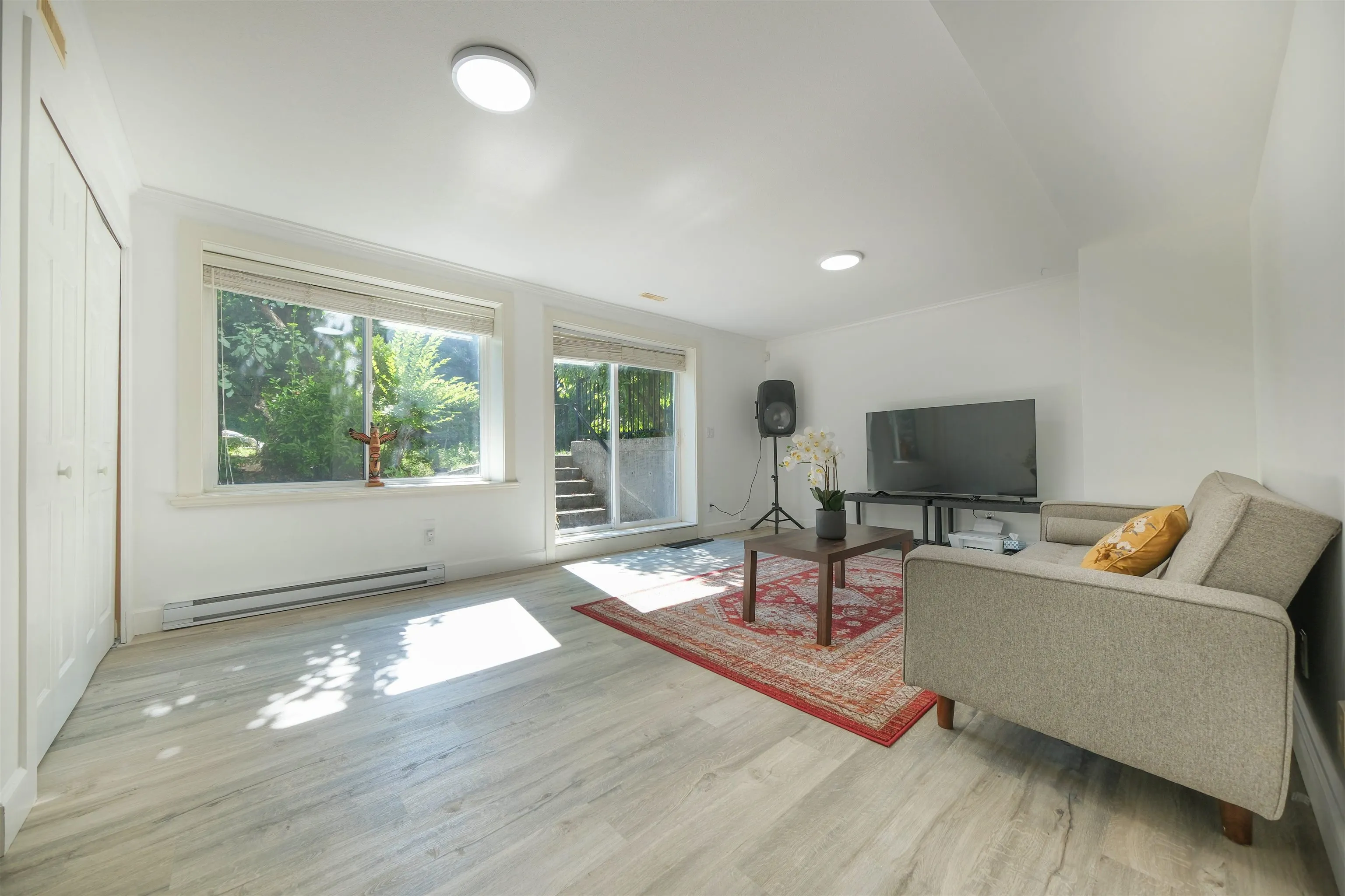 1630 Lawson Avenue #BASEMENT