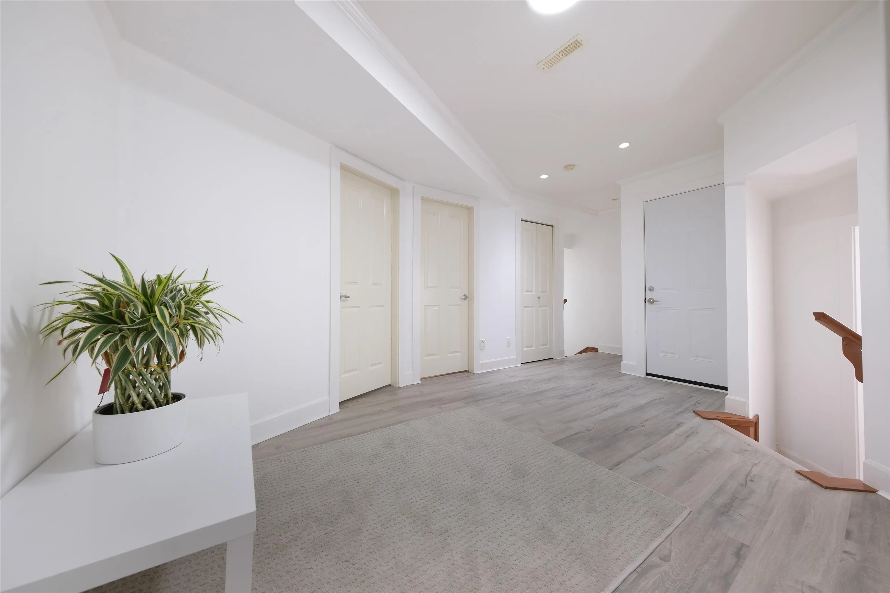 1630 Lawson Avenue #BASEMENT