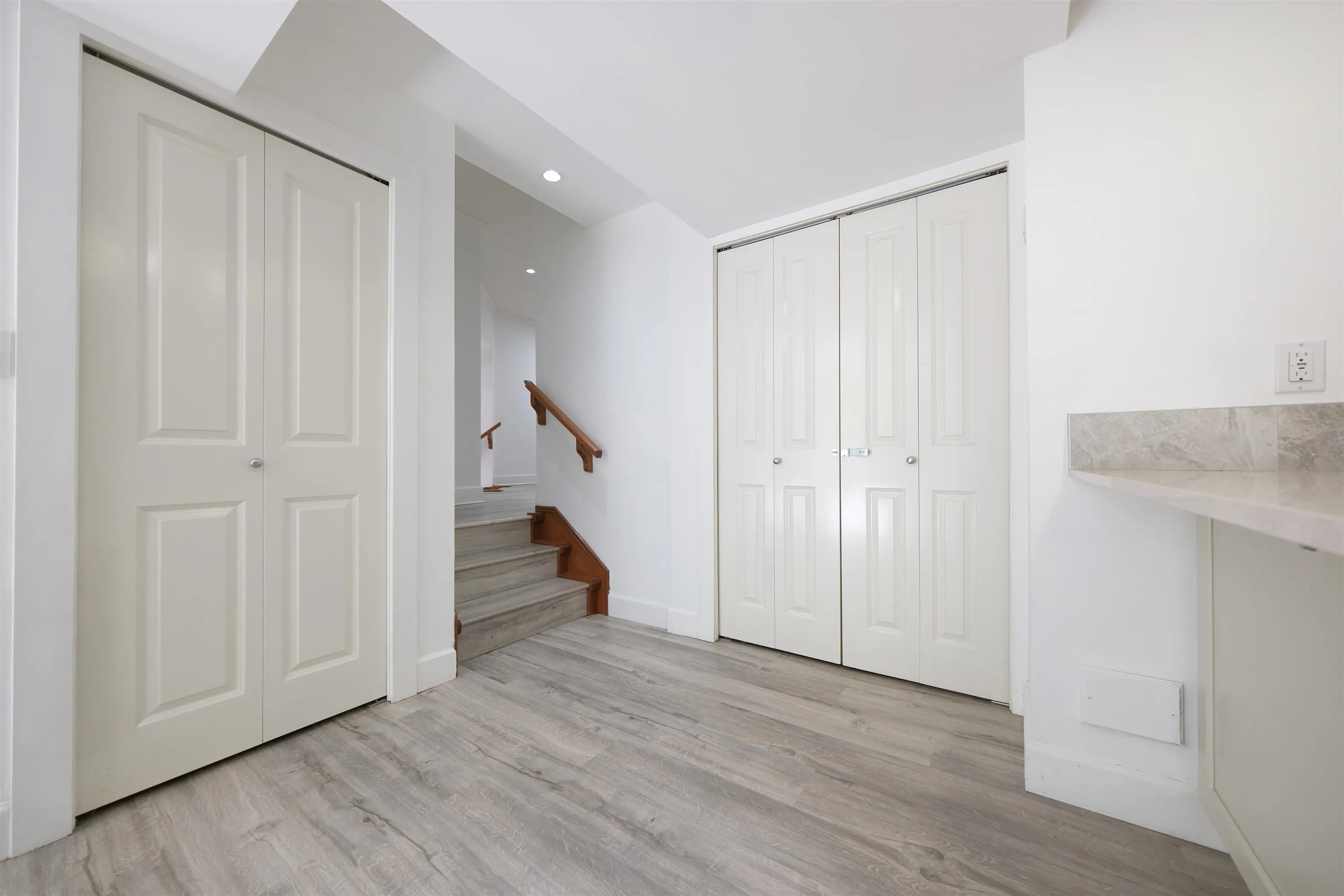 1630 Lawson Avenue #BASEMENT
