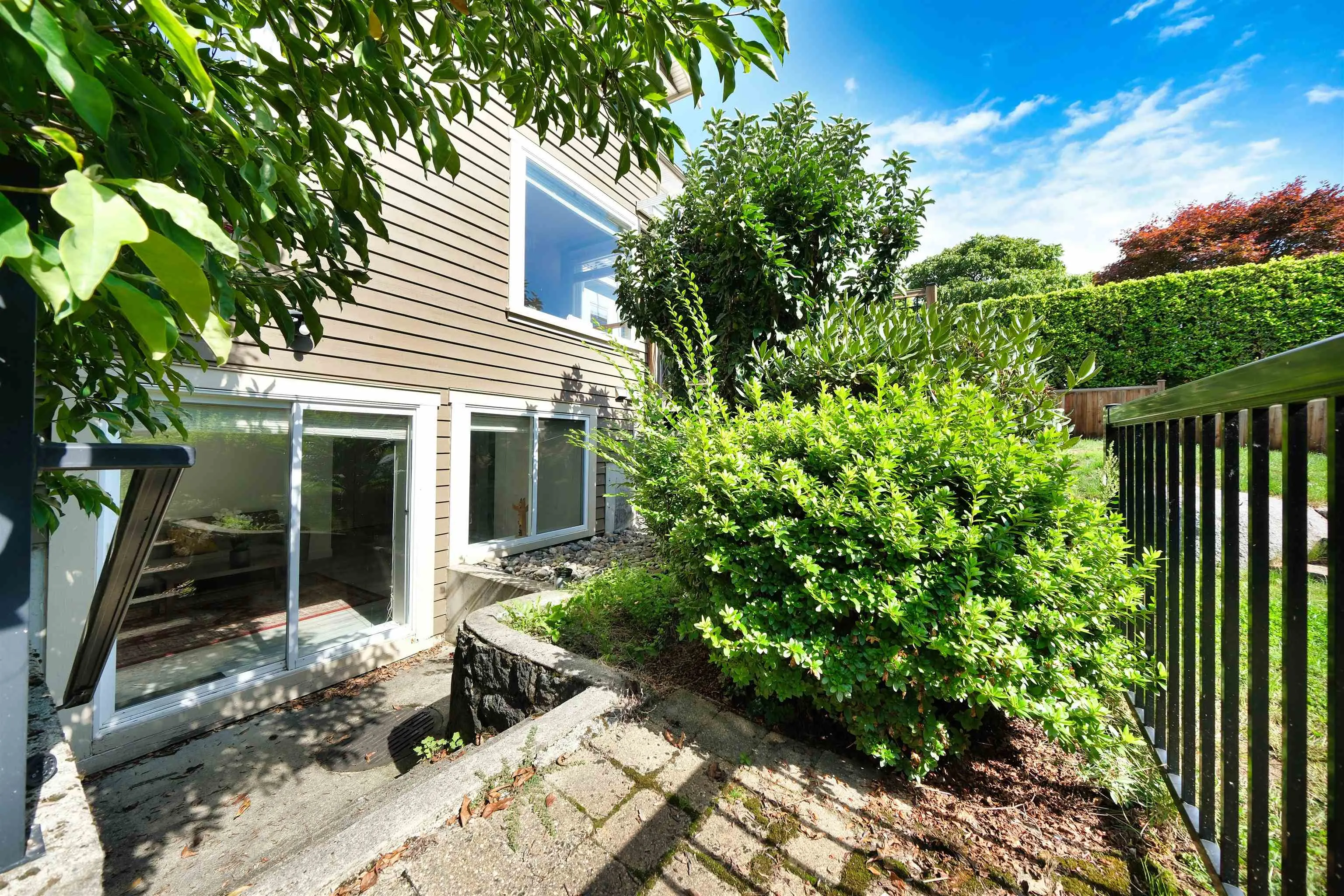 1630 Lawson Avenue #BASEMENT