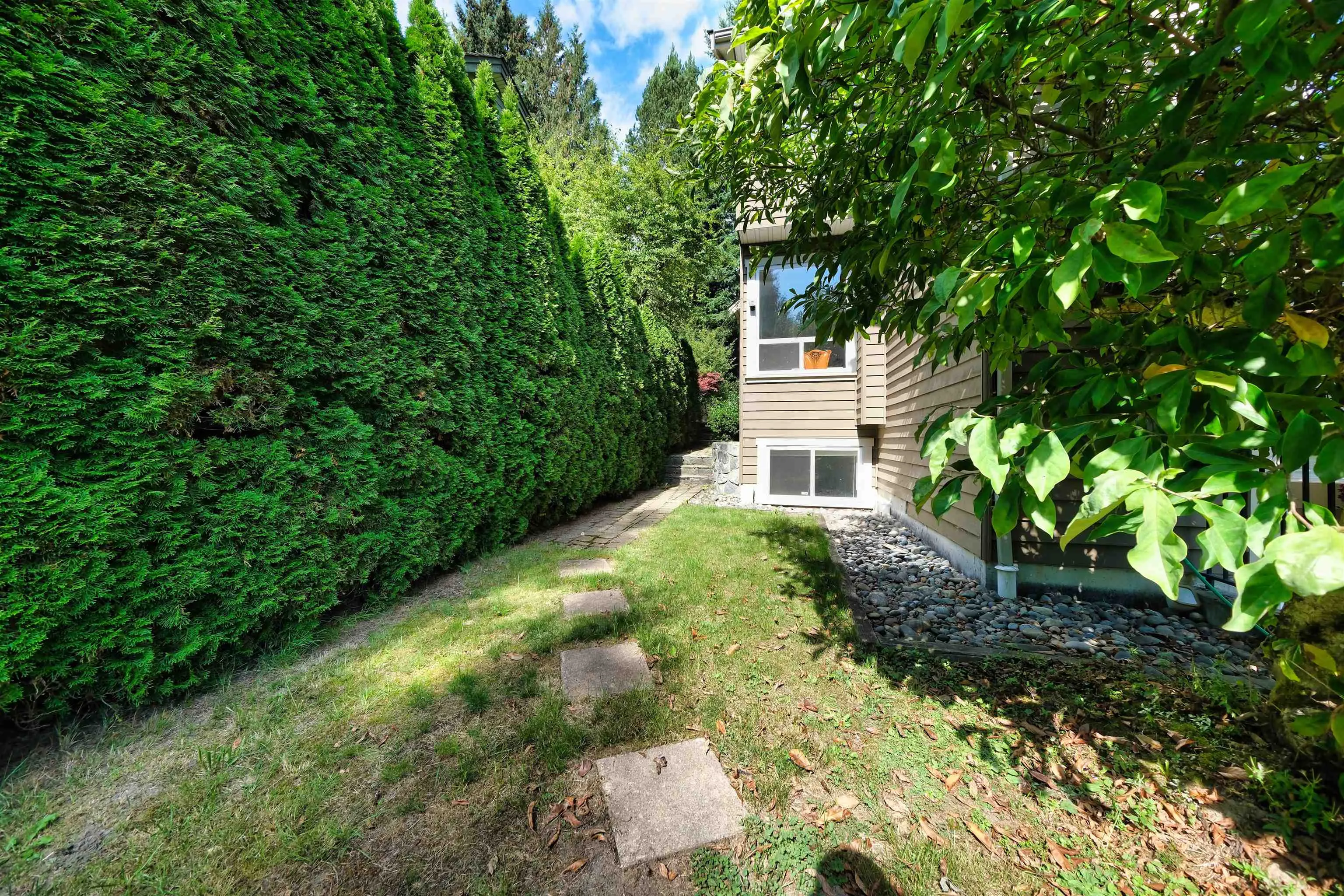 1630 Lawson Avenue #BASEMENT