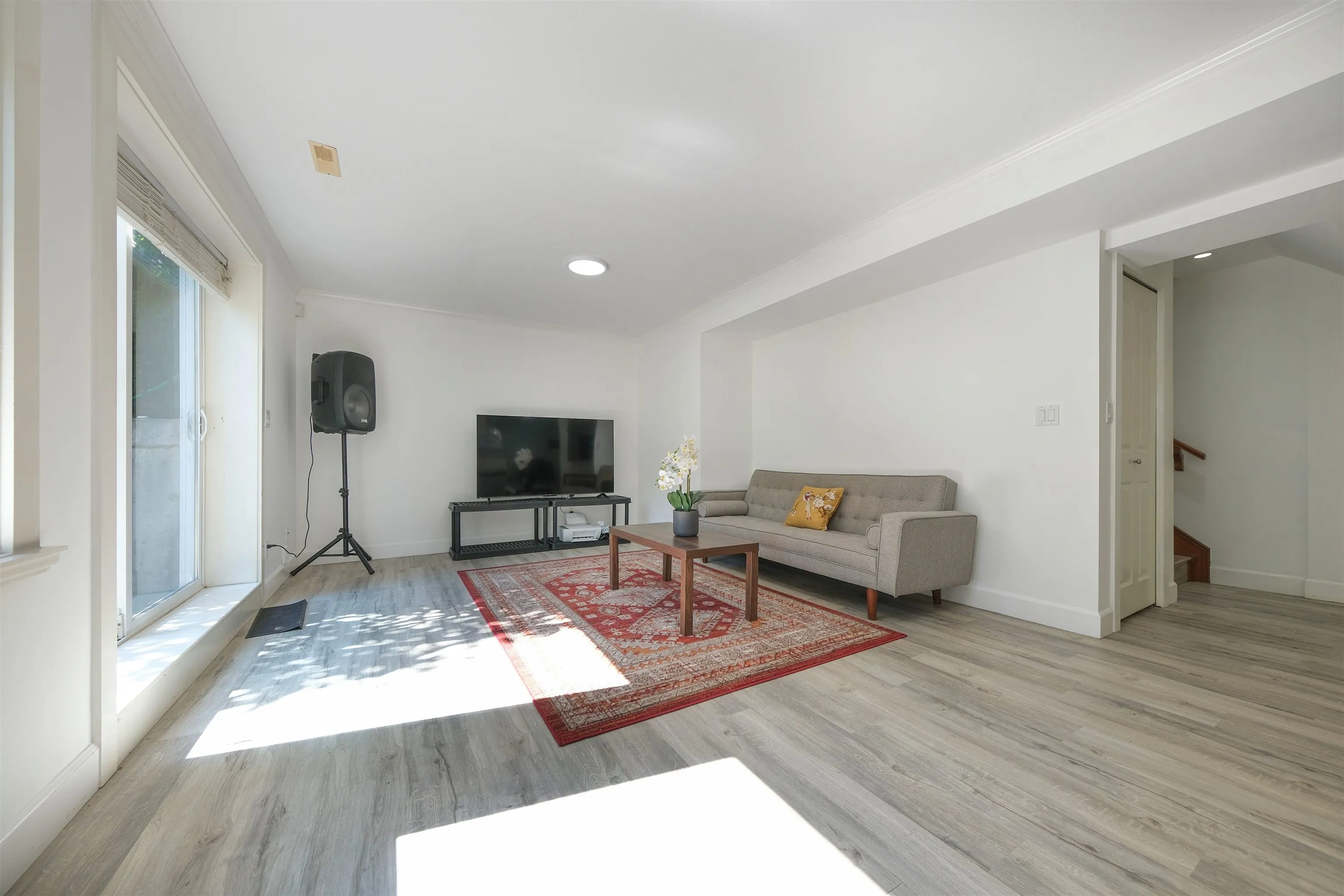 1630 Lawson Avenue #BASEMENT