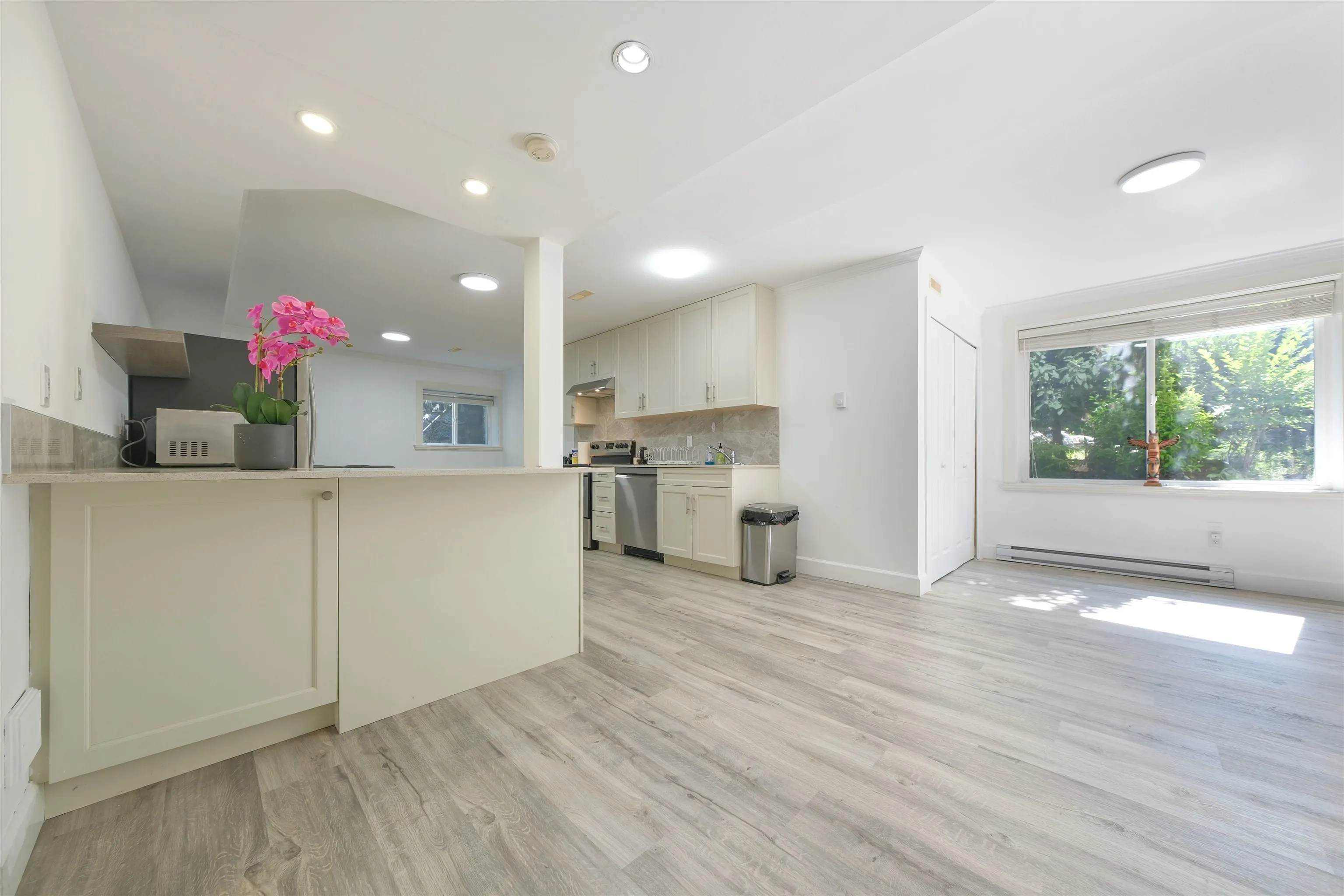 1630 Lawson Avenue #BASEMENT