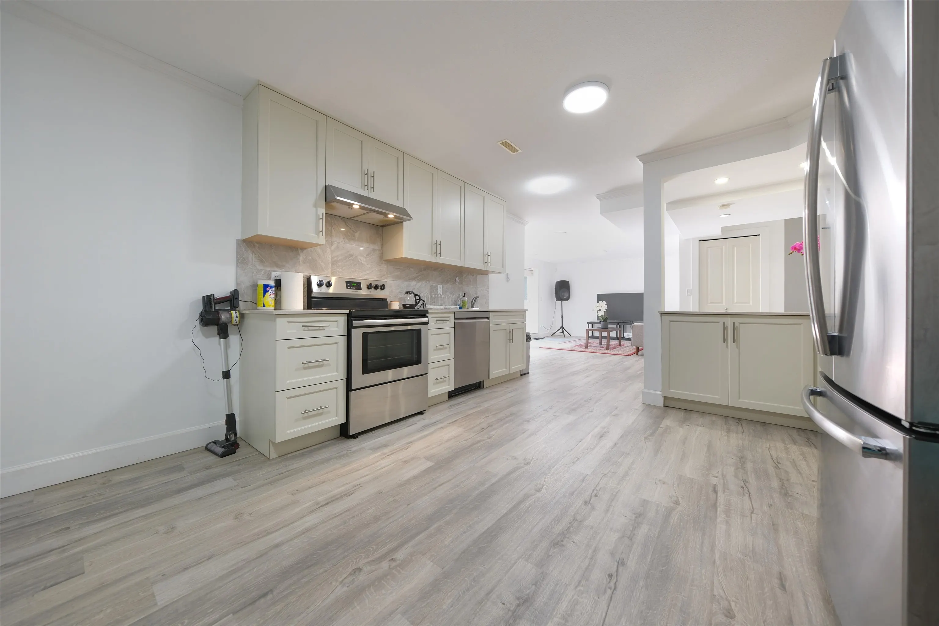 1630 Lawson Avenue #BASEMENT