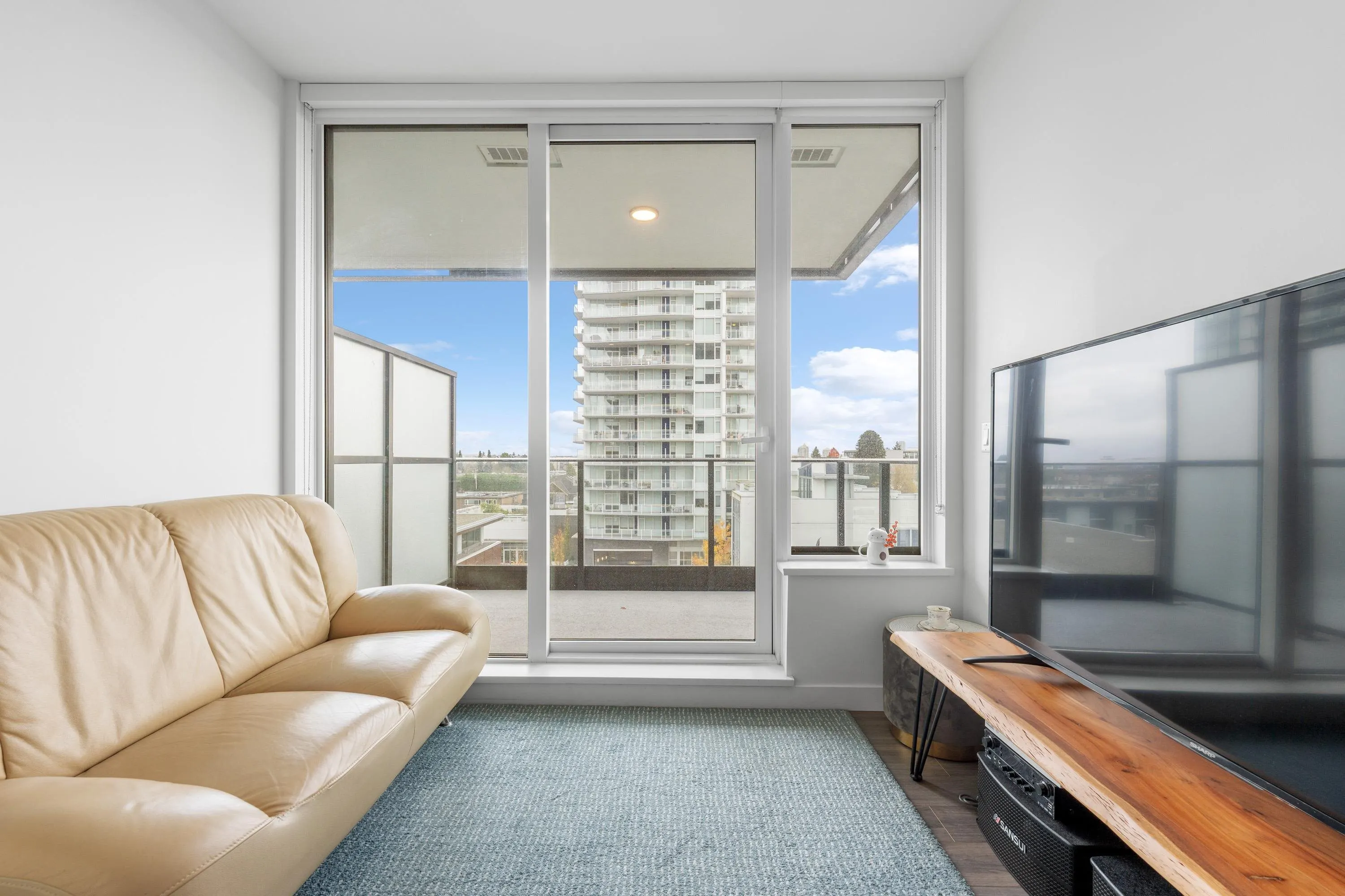 6699 Dunblane Avenue #606
