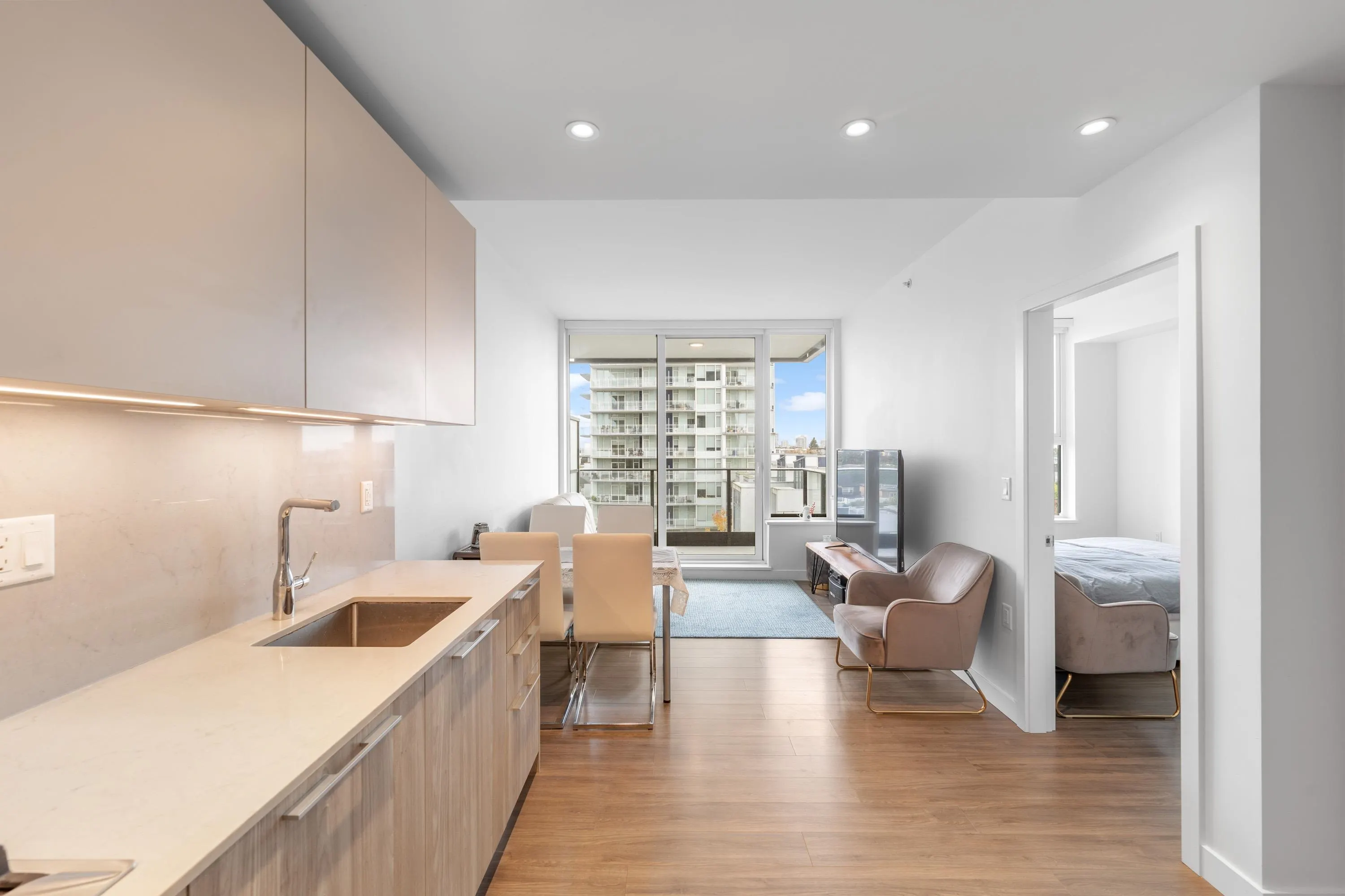 6699 Dunblane Avenue #606