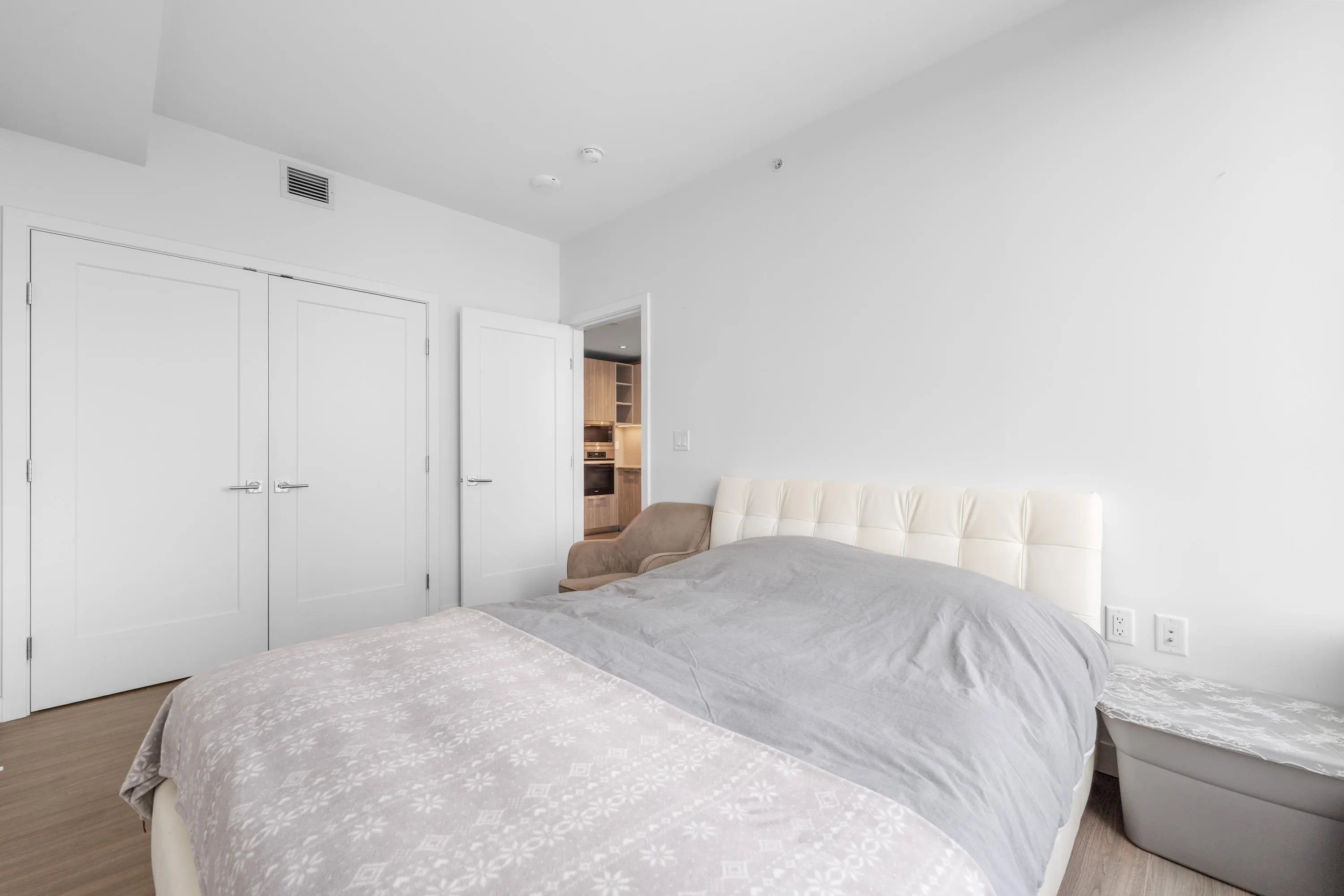 6699 Dunblane Avenue #606